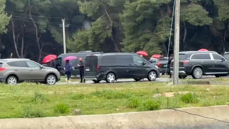 VIDEO/ Mbërrin në Vlorë një delegacion familjar amerikan: Do vizitojnë zonën ku përflitet se do të investojë Ivanka Trump