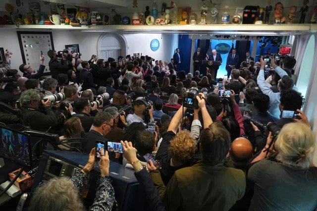 Donald Trump i tensionuar para gazetarëve: Ultimatum për lirinë e shtypit dhe per Iranin!