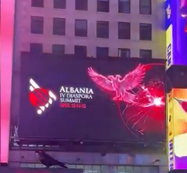 VIDEO/ Ismail Qemali dhe Shën Tereza në ‘Times Square! Posteri i Samitit të IV të Diasporës shqiptare ‘shpaloset’ në sheshin e famshëm të New York-ut