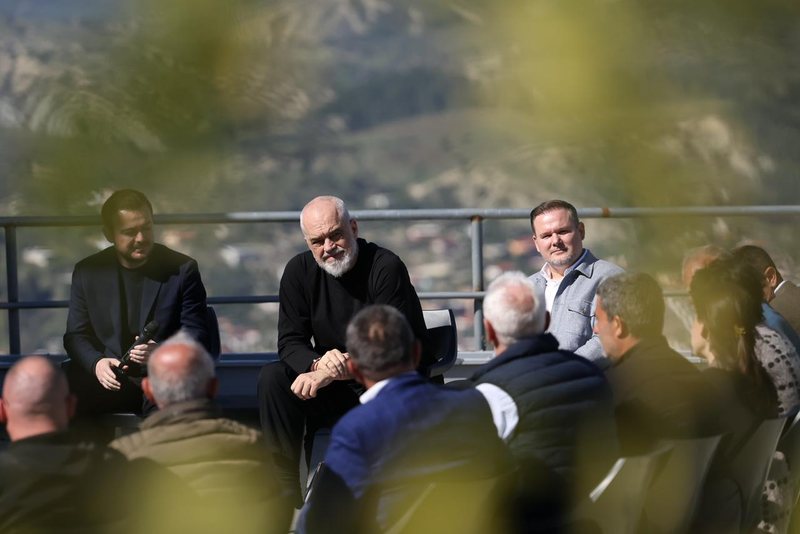 Rama: Hoqëm subvencionimin e naftës për fermerët sepse abuzonin, përdorej për makina personale në qytet!