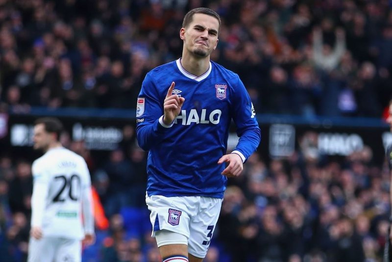 Ëndrra po bëhet realitet, Anis Mehmetin tani e ndajnë vetëm 7 ndeshje nga Premier Liga Ëndrra po bëhet realitet, Anis Mehmetin tani e ndajnë vetëm 7 ndeshje nga Premier Liga