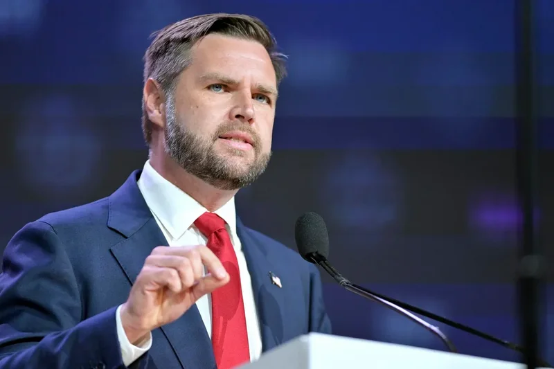 Paqja drejt dështimit, Vance: SHBA-të nuk do ta respektojnë armëpushimin nëse Irani nuk e hap Ngushticën e Hormuzit Paqja drejt dështimit, Vance: SHBA-të nuk do ta respektojnë armëpushimin nëse Irani nuk e hap Ngushticën e Hormuzit