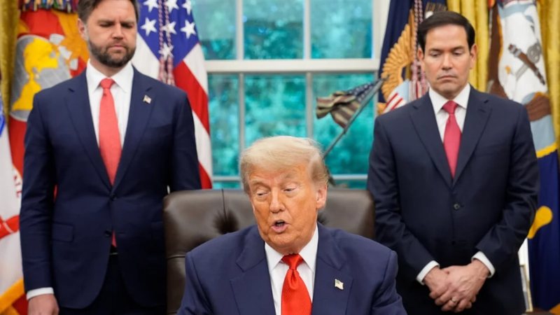 Negociatat me Iranin në fazë kritike/ Trump monitoron punën e JD Vance, zëvendëspresidenti në “garë” me… Marco Rubion