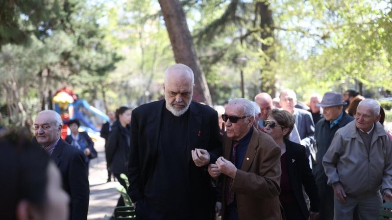 Ndryshime në skemën e pensioneve/ Rama: Në janar do ketë rritje tjetër! Hapësirë edhe për ata që duan ende të punojnë