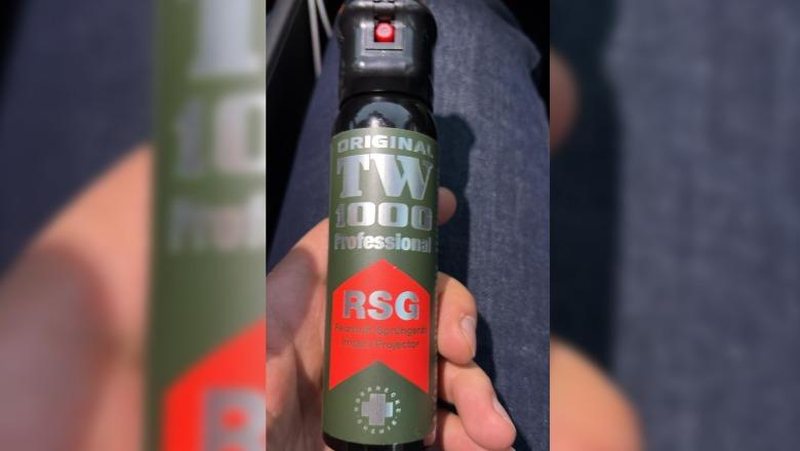 Përdoret prej dekadash nga policia! Ky është spraji për “ariun” e Berishës që efektivët përdorën në tubimin e PD-së