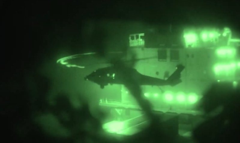 VIDEO/ Momenti kur Marina Amerikane sulmon anijen iraniane që tentoi të thyente bllokadën në Ngushticën e Hormuzit