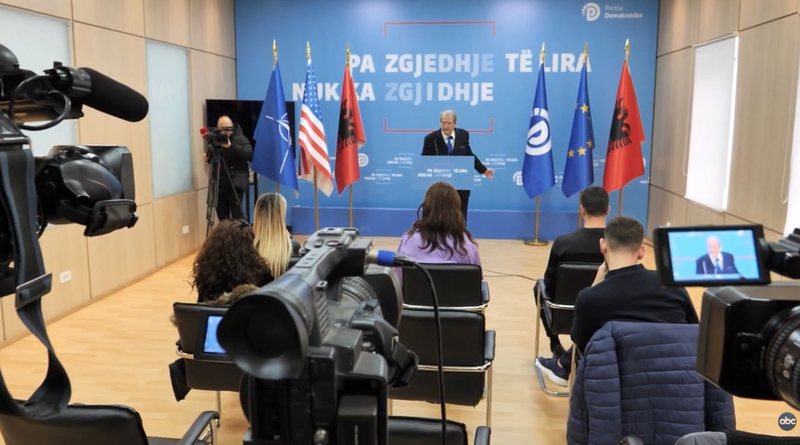 Sindroma e Stohkolmit të Berishës: “Pushton” televizionet e “berihajt”! AMA: 75% e kohës televizive politike në dispozicion të tij dhe PD-ës, ndaj 23% të PS-së dhe vetëm 2% të tjerët