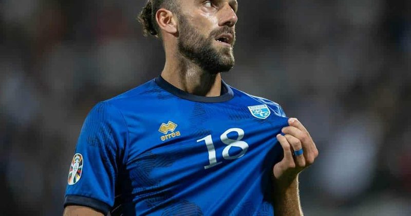 Më mirë më vritni”! Si u bënë ‘mollë sherri’ miqësitë e Muriqit me lojtarët serbë? Beogradi: Flet turqisht, prandaj e urrejnë në Kosovë