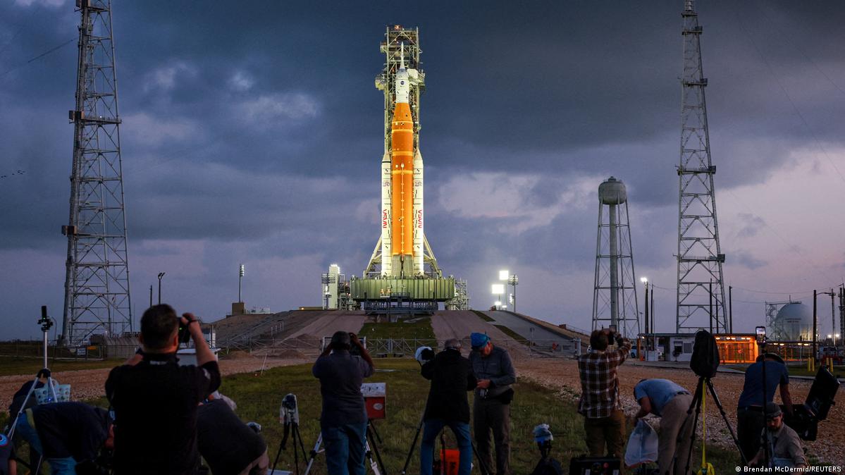 Katër astronautë nisen me Artemis II në udhëtimin historik rreth Hënës