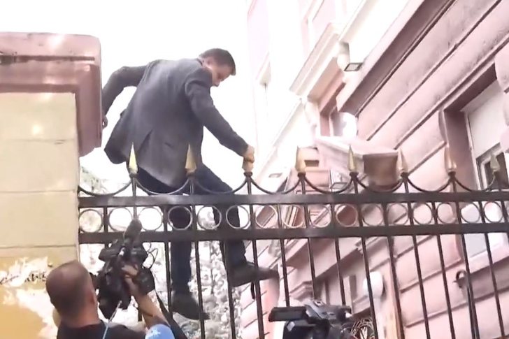 “Do të të rrjep si kec”! Flamur Noka në Kuvend, si kasap