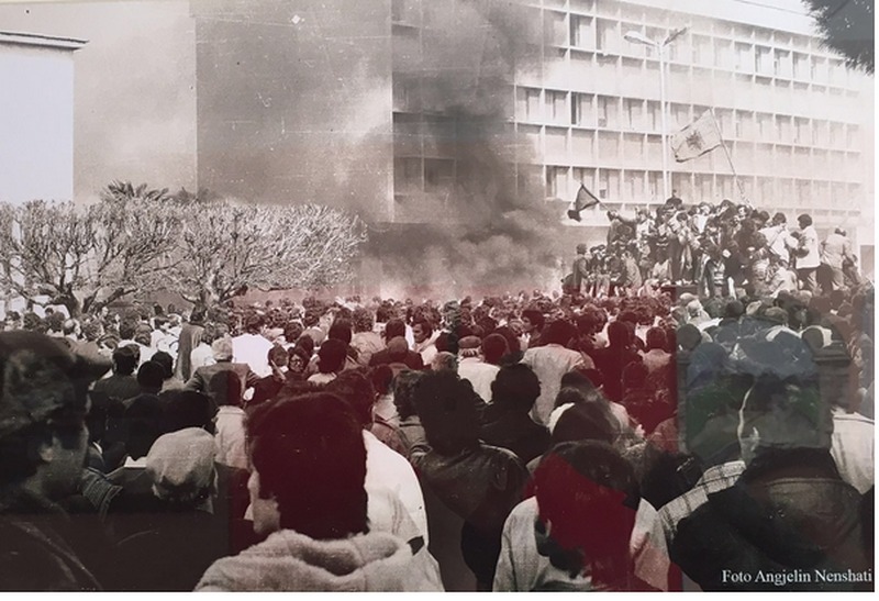 Nuk do të bëhej kiameti se vritej një sekretar partie”. Debati në parlament për ngjarjen e 2 prillit 1991, fjalimi i Agollit dhe deklarata “emocionale” e Xhelil Gjonit