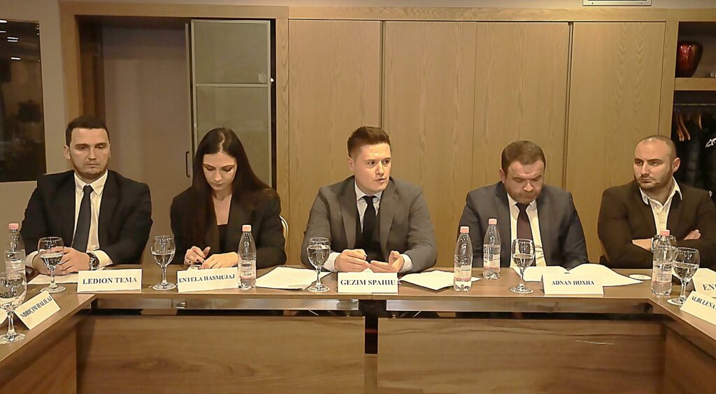 Shoqata e Prokurorëve: Të shqetësuar për gjuhën e urrejtjes dhe të përçmimit ndaj magjistratëve në media! Mbyllet me një kërcënim diplomatik: E vendosur të ndërmarrë çdo hap ligjor për të mbrojtur …