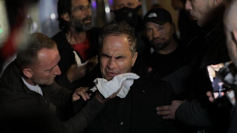 Luçiano Boçi në lot nga “dështimi” i protestës. Aulon Kalaja me barrel nga “dhimbja e lotëve”