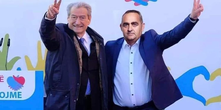 Fakte dhe prova! Kryetari i grupit parlamentarë të PS: Vendimet për Aeroportin e Vlorës dhe Zvërnecin i firmosi Berisha si kryetarit të KRRTRSH-së në vitin 2009 Fakte dhe prova! Kryetari i grupit parlamentarë të PS: Vendimet për Aeroportin e Vlorës dhe Zvërnecin i firmosi Berisha si kryetarit të KRRTRSH-së në vitin 2009