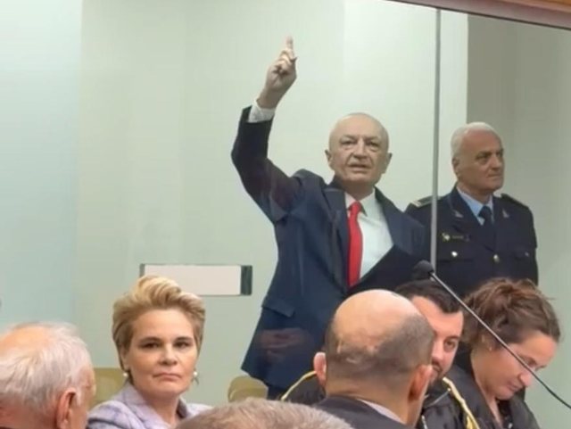 Çfarë mendova kur pashë Ilir Metën pas xhamave!