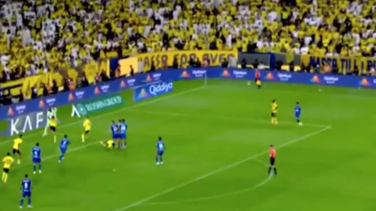 Gafë qesharake në fundin e takimit, portieri i Al Nassr i mohon trofeun e parë Cristiano Ronaldos në Arabi