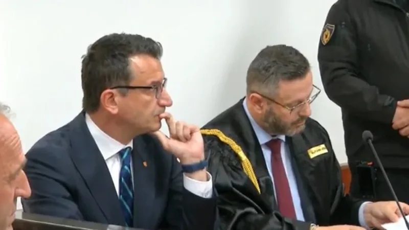Veliaj: Gjykata duhet të përgjigjet, a është Ols Dado prokuror i Republikës së Shqipërisë? Ky pushtet i pakontrollueshëm nuk është drejtësi. Ai është arbitraritet (FJALA)