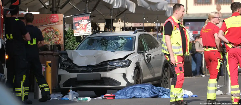 Makina përplaset me turmën në Gjermani: Dy të vdekur dhe disa të plagosur në Leipzig