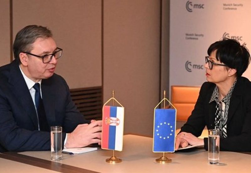 BE pezullon mbështetjen financiare për Serbinë! Marta Kos: Beogradi të korrigjojë problemet me pavarësinë e sistemit gjyqësor