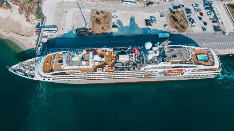 Kroçera franceze ankorohet në Sarandë, Rama: Konfirmohet interesi në rritje për bregdetin shqiptar Kroçera franceze ankorohet në Sarandë, Rama: Konfirmohet interesi në rritje për bregdetin shqiptar
