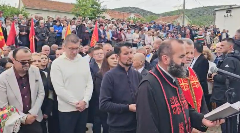 Nga kongresi i VLEN ku u ‘harrua’ himni shqiptar, Mickovski propagandë nacionaliste në Pustec: Vetëm të bashkuar mund ta ruajmë Maqedoninë