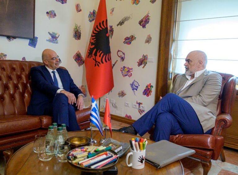 Ministri grek i Mbrojtjes, Nikos Dendias viziton sot Tiranën Ministri grek i Mbrojtjes, Nikos Dendias viziton sot Tiranën