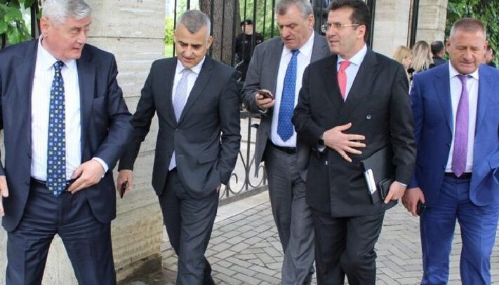 Bllofi bllokimit: Pse aleatët e PD votuan pro anëtarësisë së Shqipërisë në BE? Bllofi bllokimit: Pse aleatët e PD votuan pro anëtarësisë së Shqipërisë në BE?