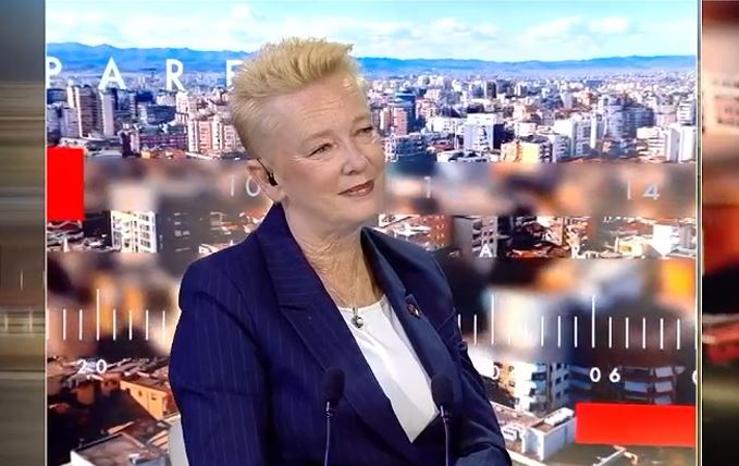 Ambasadorja franceze shuan aludimet e lehësave të PD-së: Nuk ka bllokim negociatash, jemi afër rezultatit! Ambasadorja franceze shuan aludimet e lehësave të PD-së: Nuk ka bllokim negociatash, jemi afër rezultatit!