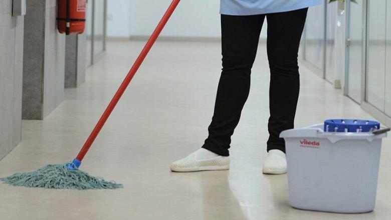 Pagat sezonale në Jug për pastruese arrijnë deri në 1,200 euro! Rritet me 20% oferta për punonjës
