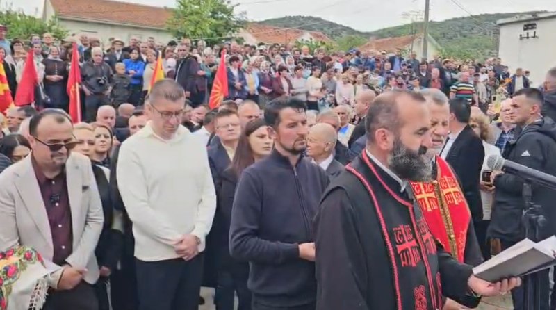 Nga kongresi i VLEN ku u ‘harrua’ himni shqiptar, Mickovski propagandë nacionaliste në Pustec: Vetëm të bashkuar mund ta ruajmë Maqedoninë