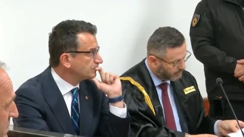 Vendimet në errësirë ka probabilitet të jenë të padrejta, Ndreca: Veliaj ka pritur 15 muaj që të japë argumentet e tij, por tani papritur mbyllen frëngjitë!