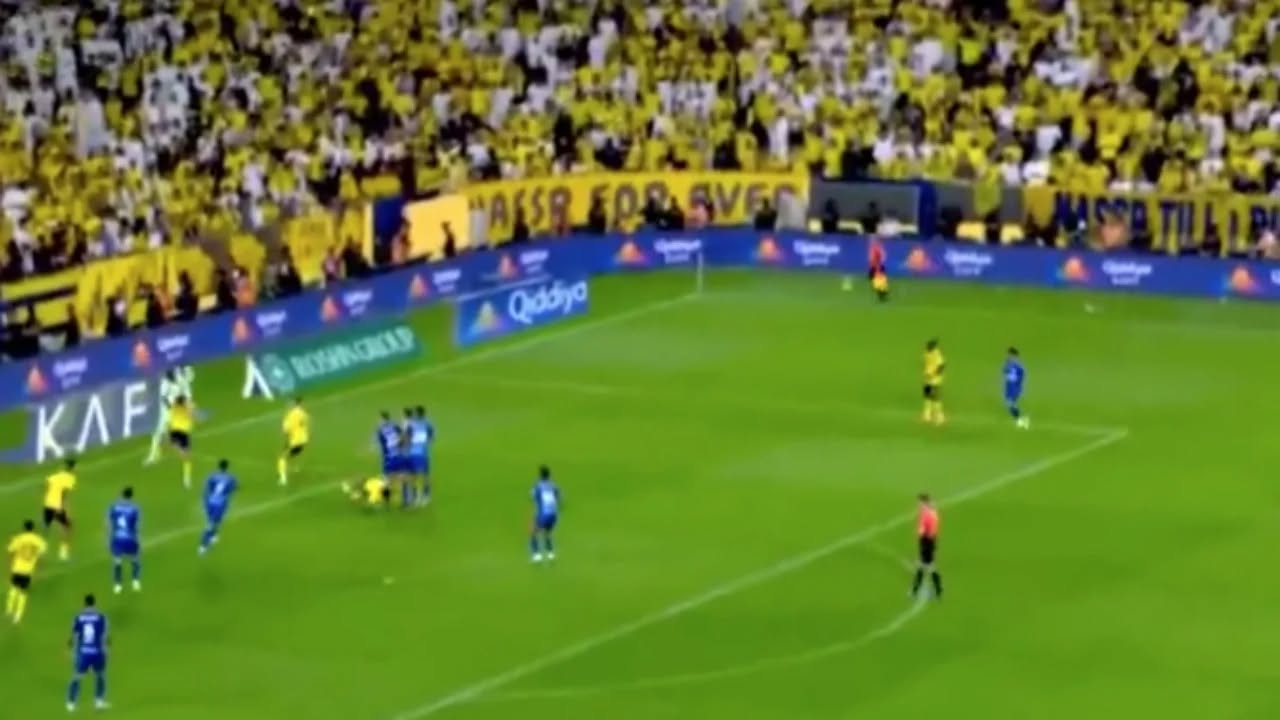 Gafë qesharake në fundin e takimit, portieri i Al Nassr i mohon trofeun e parë Cristiano Ronaldos në Arabi