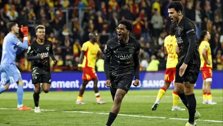 PSG shpallet kampion i Francës për herë të pestë radhazi, siguron trofeun e 14-të në Ligue 1! Mposhtën 0-2 rivalët e Lens