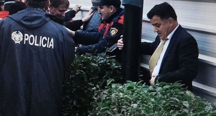 Edison Ypi: Fjalim me raK në dorë