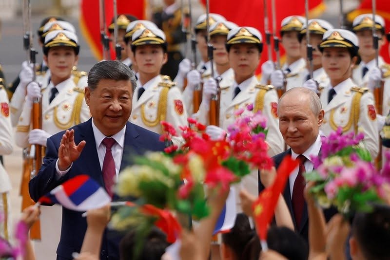 Pas Trump mbrrinë Putin në Pekin: Bisedime me Xi Jinping në një fazë të re të mardhënieve
