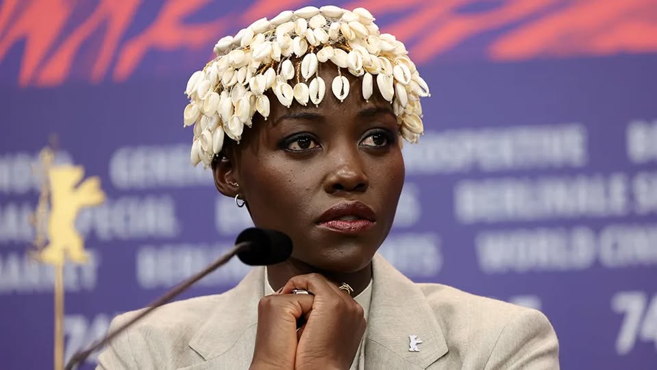 Helena e Trojës  paska qenë me ngjyrë?! Jimmy Kimmel tallet me Elon Musk pas debatit për aktoren Lupita Nyong’o në rolin e Helenës së Trojës