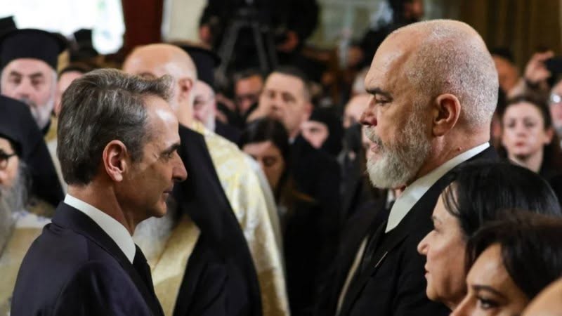 Kufiri detar, media greke: Athina kërkon rifillimin e bisedimeve me Shqipërinë. Dendias në Tiranë javën e ardhshme