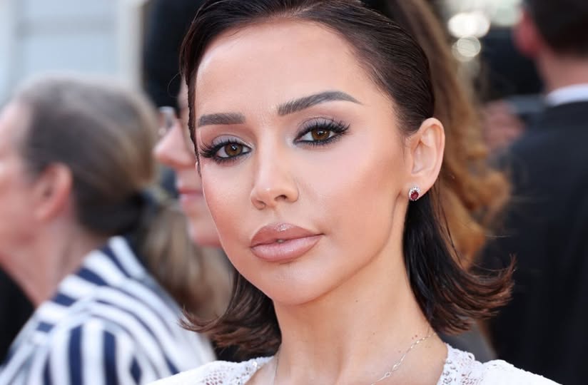 Ana Kabashi ndez tapetin e kuq në Kanë me fustanin elegant të Christina Crawford, paraqitja e saj po bënë xhiron e rrjetit