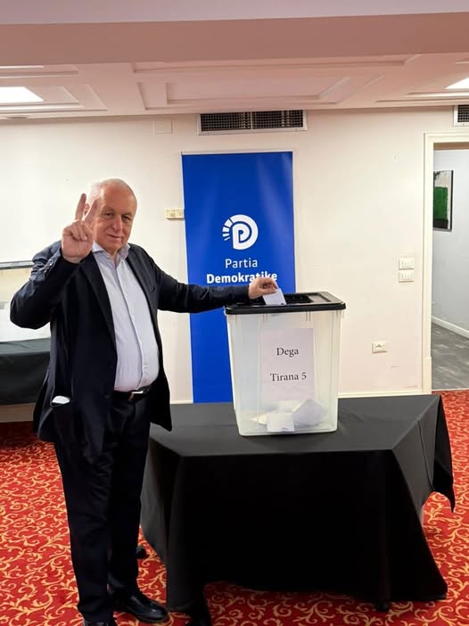 Voton “aseti ”  i PD-së Tritan Shehu: Urime Sali Berisha, do Zoti fitojmë ndonjëherë…