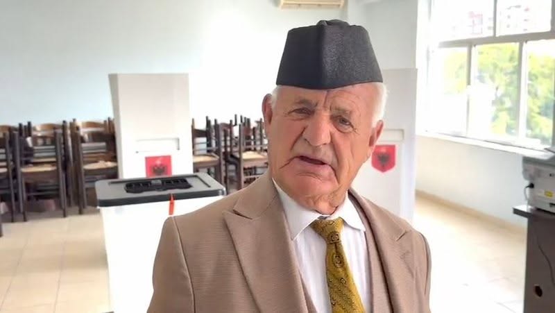 “Kur erdhi Berisha tha se vdekja është ligj për të gjithë”! Xhaxhi PD-isti në Fier: Mos vdeksha derisa të shoh Saliun më lart! Mos e ka fjalën… në parajsë