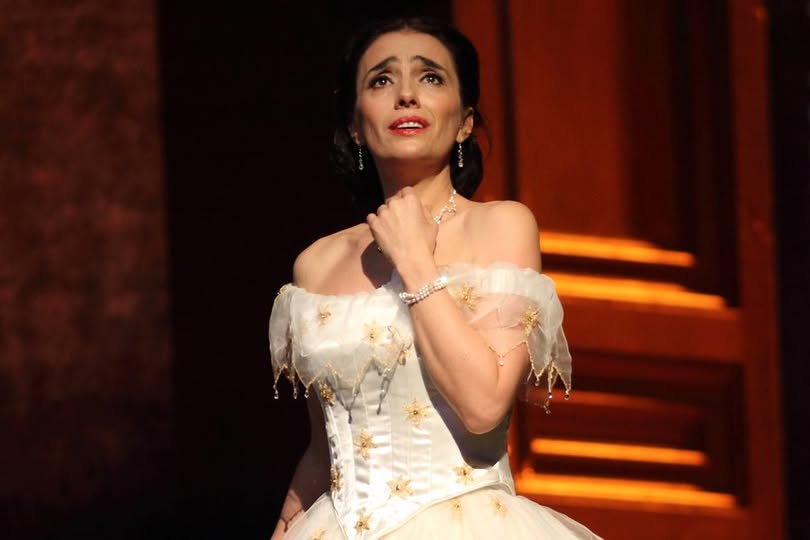 “Këndova me ngjyrat e shpirtit shqiptar”! Franca nderon sopranon shqiptare Ermonela Jaho, me titullin “Kalorëse e Urdhrit të Artit dhe Letërsisë”