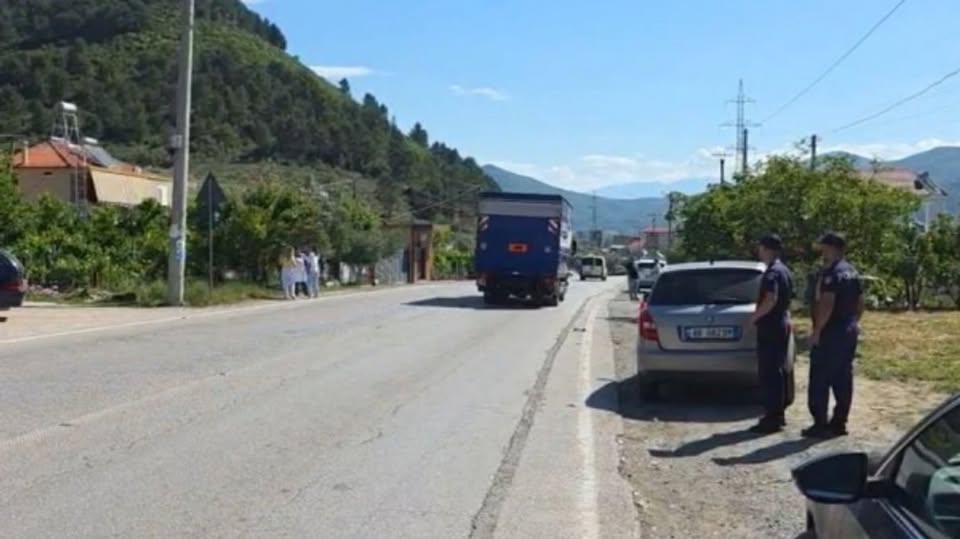 Përplasi për vdekje 7-vjeçarin duke shkuar në shkollë! Ja çfarë deklaroi producenti Bozo: Jam në rrugë nacionale, kam të drejtën time Përplasi për vdekje 7-vjeçarin duke shkuar në shkollë! Ja çfarë deklaroi producenti Bozo: Jam në rrugë nacionale, kam të drejtën time