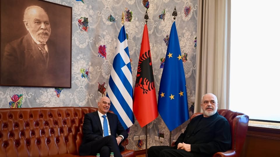 Ministri i jashtëm grek Dendias: Pata mundësinë të flas me  kryeministrin për Himarën, qytetin nga i cili besoj se jam me origjinë!