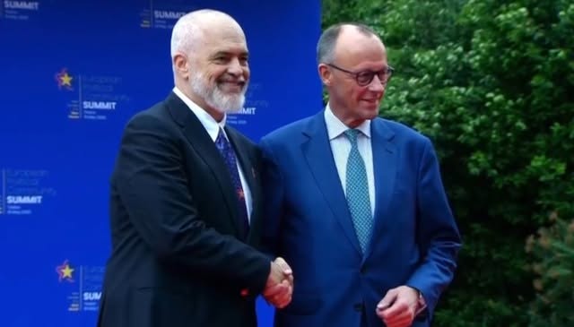 Rama i përgjigjet “thesit me rena” të PD-së: Së shpejti, takim me kancelarin gjerman! Në krye të “repartit” opozitar SHQUP sot qëndron një mbeturinë e komunizmit!
