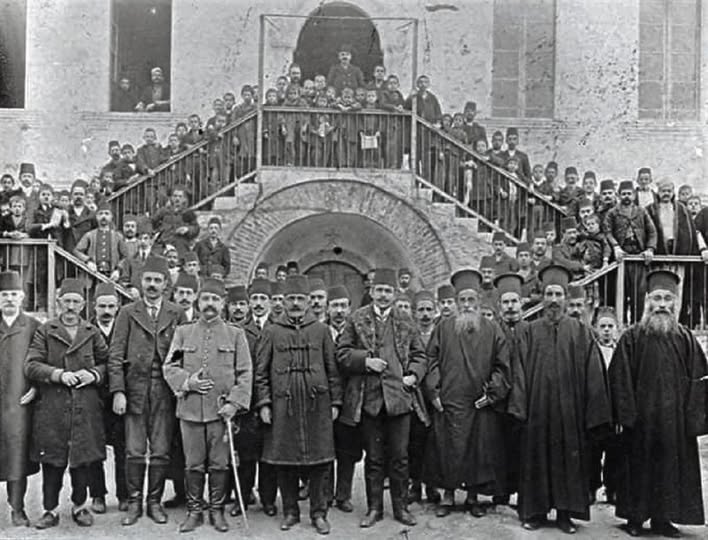 Shqipëria e 1912-ës, në syrin e gazetarit amerikan: Rrahja me thupra dhe kamxhik u zbatuan për shumicën e njerëzve të iluminuar në Elbasan! Si financieri i shkollës “Normale” u fshikullua përtej çd…