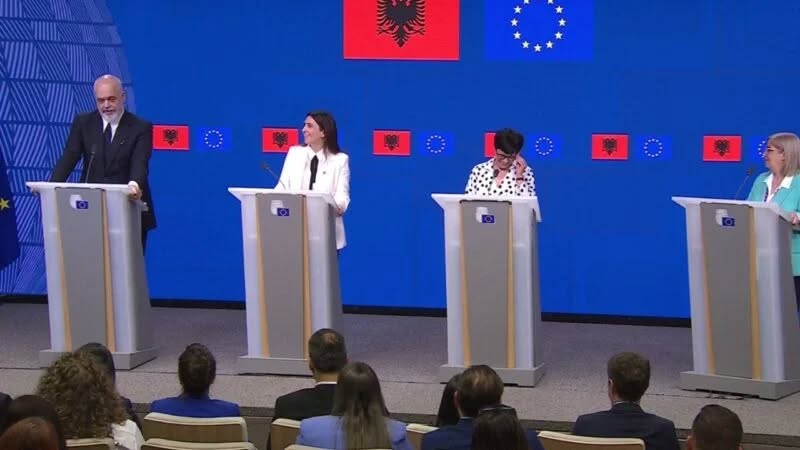 VIDEO/ Marta Kos ndërpret konferencën dhe puth kryeministrin Rama! Çfarë ndodhi në Bruksel?