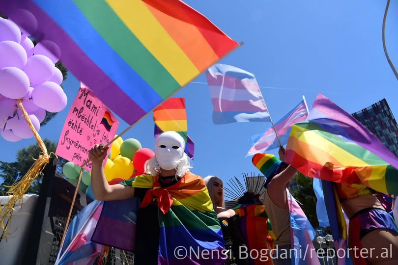 Për herë të parë në Shqipëri, terapi hormonale në QSUT për transgjinorët!