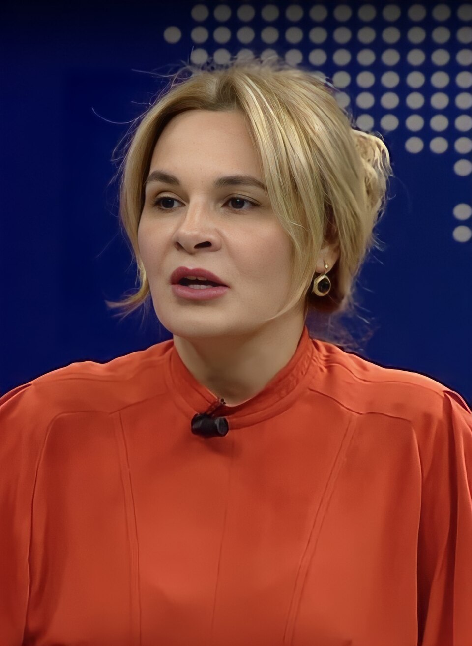 Monika Kryemadhi: Nuk e merr dot mandatin e deputetit pa hedhur 300 mijë euro, harrojeni! Monika Kryemadhi: Nuk e merr dot mandatin e deputetit pa hedhur 300 mijë euro, harrojeni!