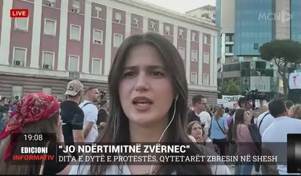 Media greke Kathimerini për protestën në Zvërnec: Dy autobusë me protestues ishin nisur nga Athina! Gënjeshtra e radhës: Kryebashkiakia Mersini takim me banorët në Greqi