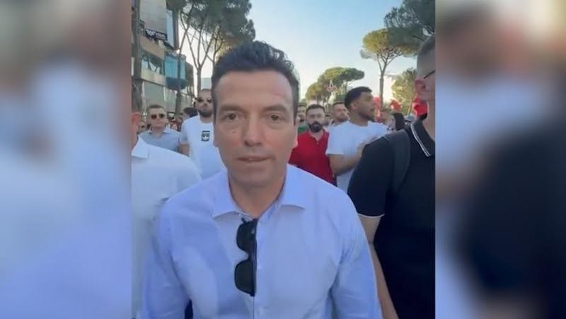 VIDEO/ Sot proteston kundër investimit në Zvërnec: Ja si Agron Shehaj më parë kërkonte që Kushnerit t’i shtrohej tapet i kuq!